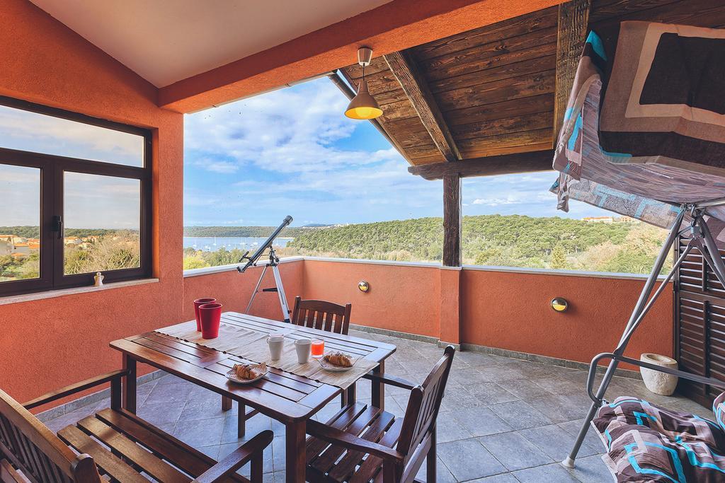 Dea Vista Amazing Sunsets Apartment Banjole Exterior photo